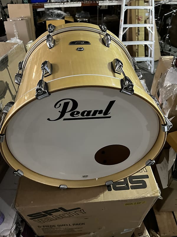 Pearl Wood fiberglass series 20 x 14 bass drum