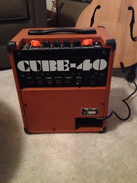 Roland cube 40 orange top