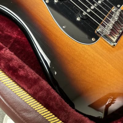 2011 Fender AM DLX Stratocaster V Neck - 2 Tone Sunburst image 9