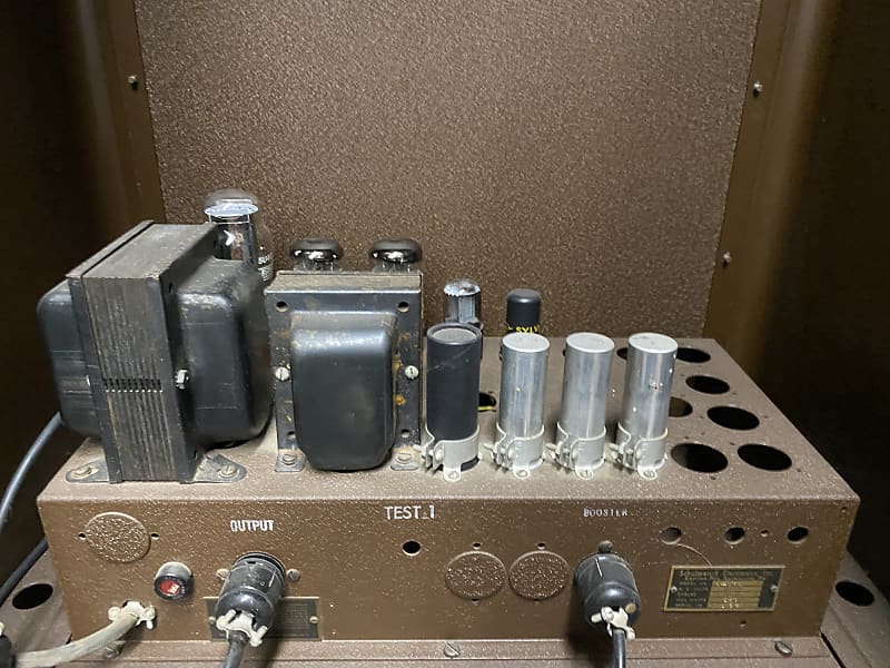 250/300 Watt 805 Tube Amplifier Pair Made under Western 250/300 Watt 805 Tube Amplifier Pair Made under Western