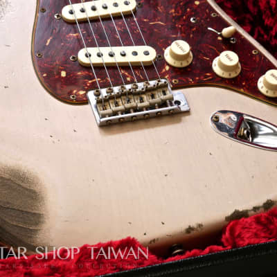 2020 Fender Custom Shop 1969 Stratocaster Heavy Relic-Dirty White Blonde. image 5