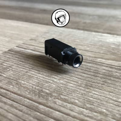 1/4 Inch Output Jacks (Stereo / Mono) for Access Virus A, B, C, TI, TI2