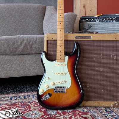 Fender Player Plus Left-Handed Stratocaster Sunburst 2022 Used image 2
