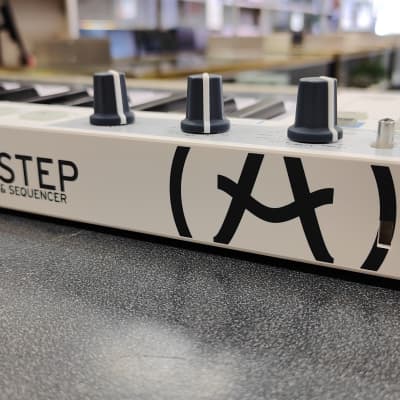 Arturia KeyStep 32-Key MIDI Controller 2017 - Present - White image 8