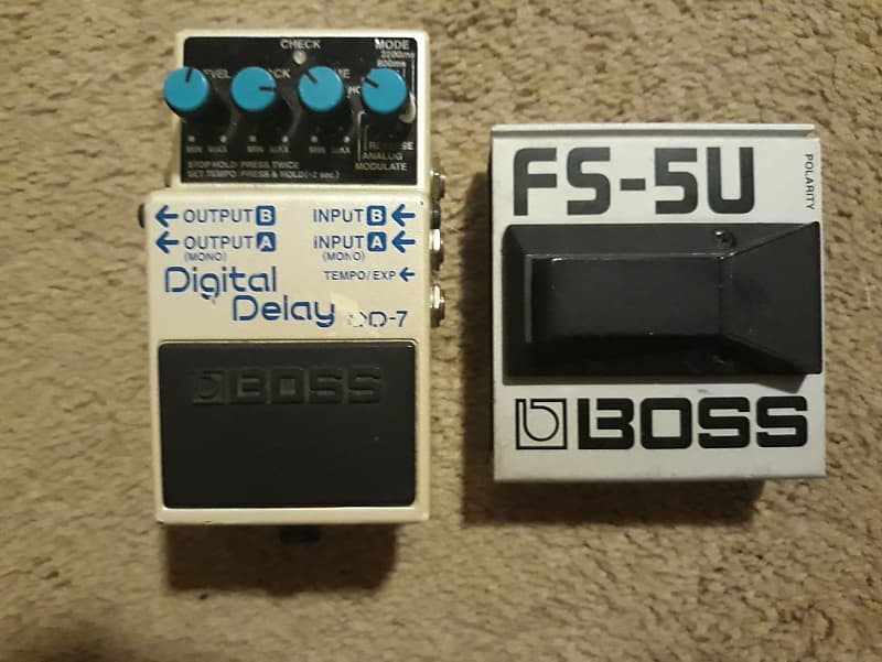 Boss DD-7 Digital Delay and BOSS FS-5U foot switch