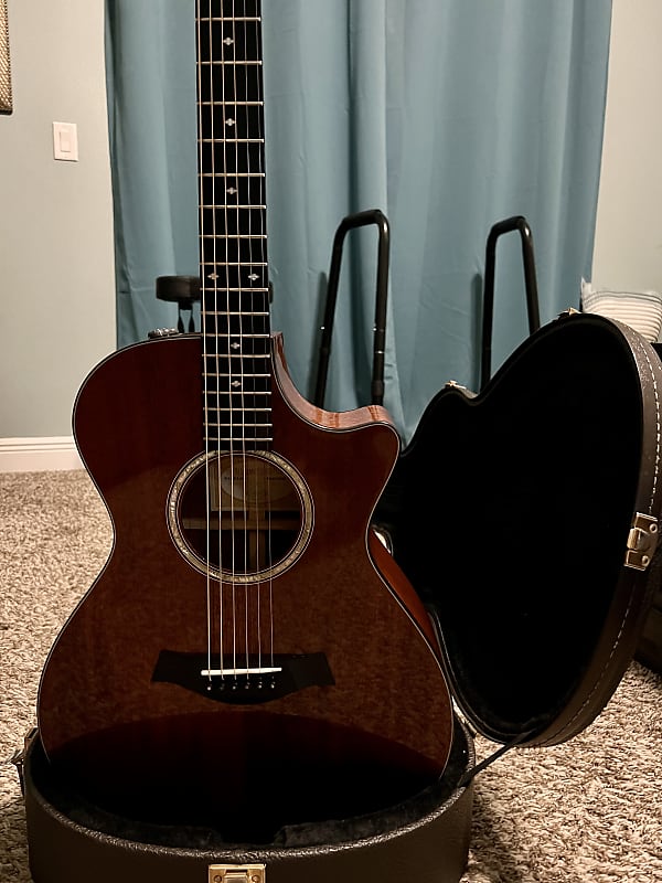 Taylor 512ce Fall Limited Edition Mahogany