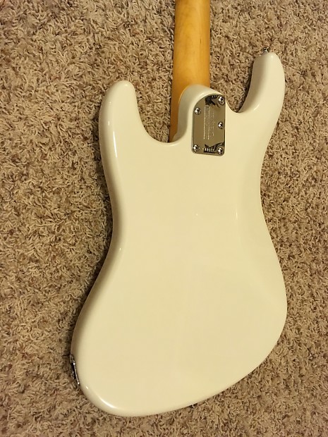 MUSICMAN Caprice Bass（Ivoly White） 2016 MUSICMAN Caprice Bass（Ivoly White） 2016 Music Man Caprice