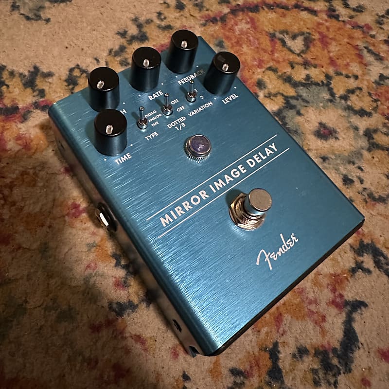 Fender Mirror Image Delay