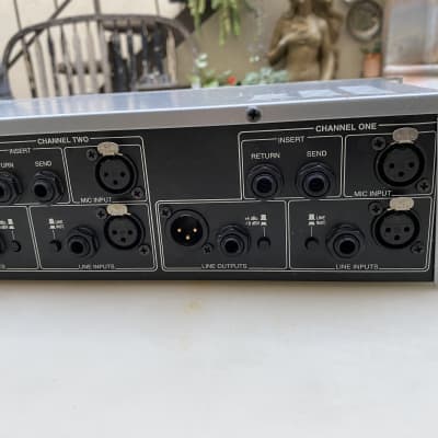 dbx 586 2-Channel Vaccuum Tube Preamplifier 1990s - Silver image 11
