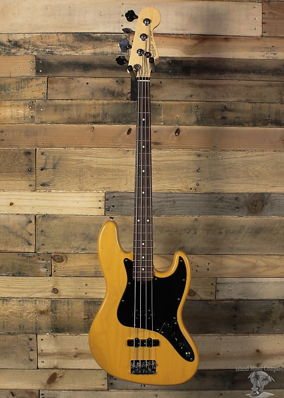 Fender American Jazz Bass Butterscotch Blonde Finish w/ Case Fender American Jazz Bass Butterscotch Blonde Finish w/ Case