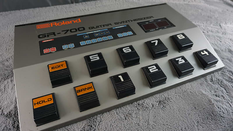 Gr 700 store guitar synthesizer