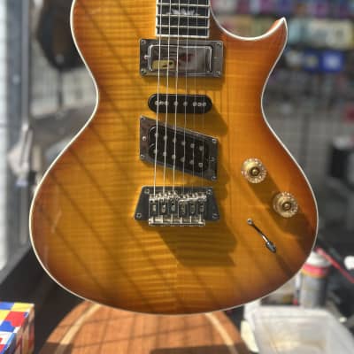 ギター Epiphone Nighthawk Custom Rissue Epiphone Nighthawk Custom Reissue Electric Guitar, w/ Gig
