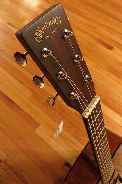 Martin d18 golden era sunburst outlet