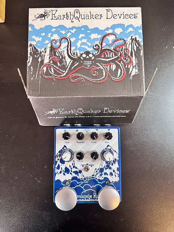EarthQuaker Devices Avalanche Run Stereo Reverb & Delay with Tap Tempo V2