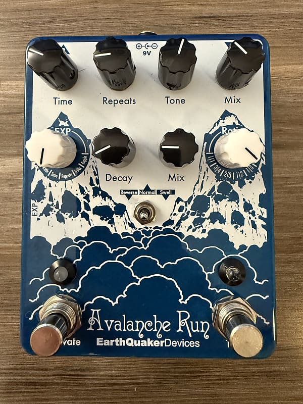 EarthQuaker Devices Avalanche Run Stereo Reverb & Delay with Tap Tempo