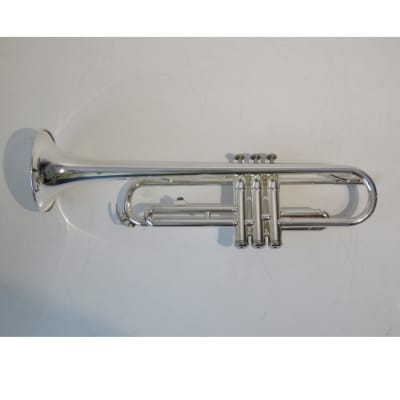 Yamaha YTR-1320 ES Silver Plated Bb Trumpet Outfit - Stunning