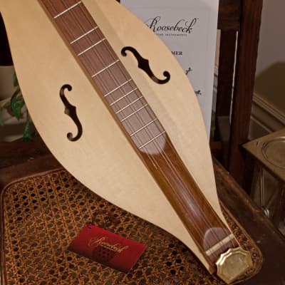 Roosebeck DMCRT5 Mountain Dulcimer 5-String Cutaway Upper Bout F-Holes Scrolled Pegbox w/Pick & Noter image 7