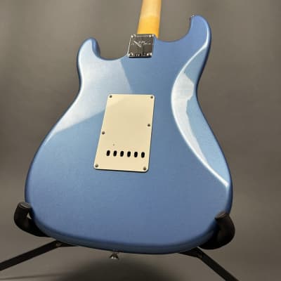 Fender Custom Shop 1966 Stratocaster - Aged Lake Placid Blue image 5