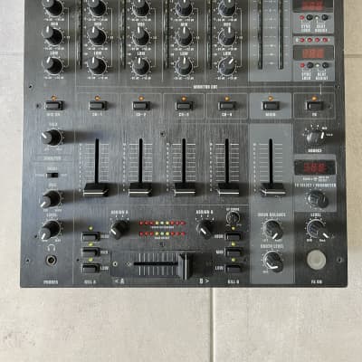 Vestax VMC-004FXu Four Channel Mixing Controller W/ Effects
