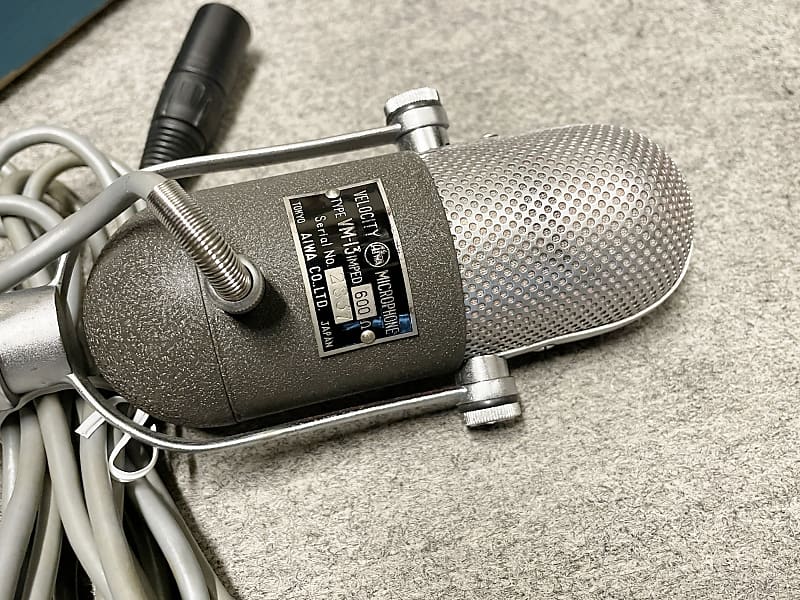 Aiwa VM-13 Velocity Microphone RCA 77 Style Japan Vintage