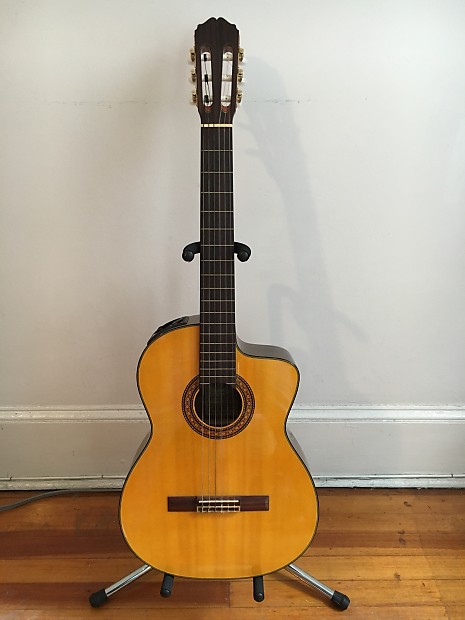 Takamine ec132c hot sale