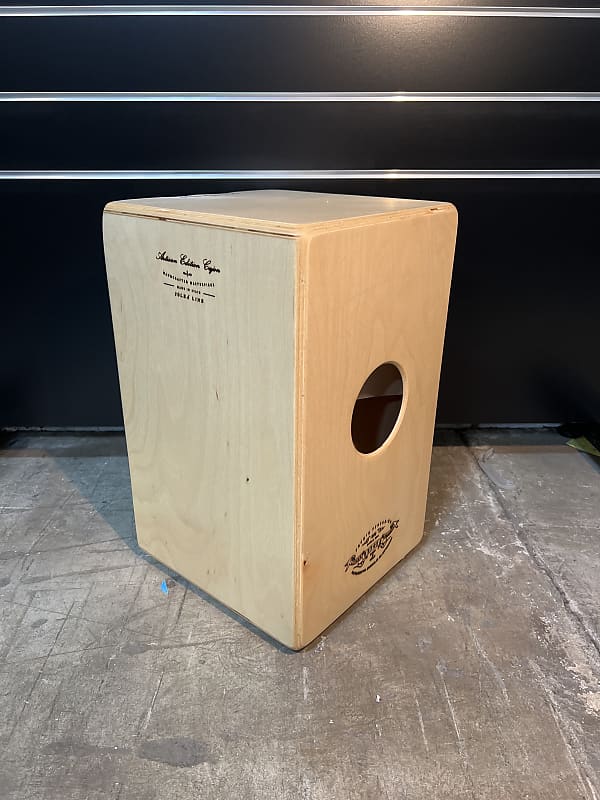 Meinl Percussion AESLEYB Artisan Edition Soleá Line Cajon Ebony Burst  Frontplate