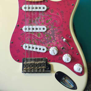FENDER David Gilmour paisley pink Stratocaster (w / Duncan, CS 69, Fat 50's, Shielded & MORE) image 2