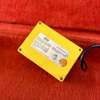 MXR M-134 analog Stereo chorus pedal 1978 - Yellow original