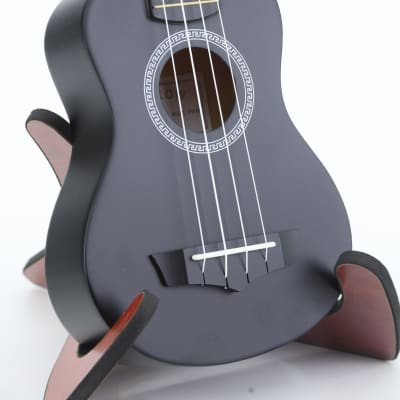 Soprano ukulele with Arrow PB10 BK Soprano Black *SET* accessory kit. image 8