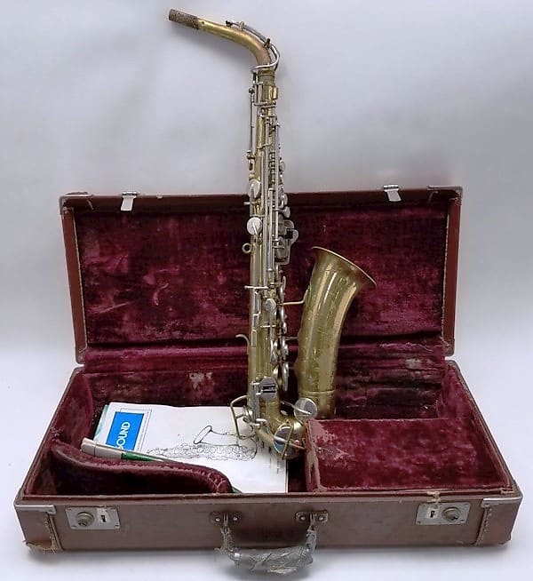 Selmer Bundy Alto Saxophone Brass, USA, Good Condition, with wear image 1