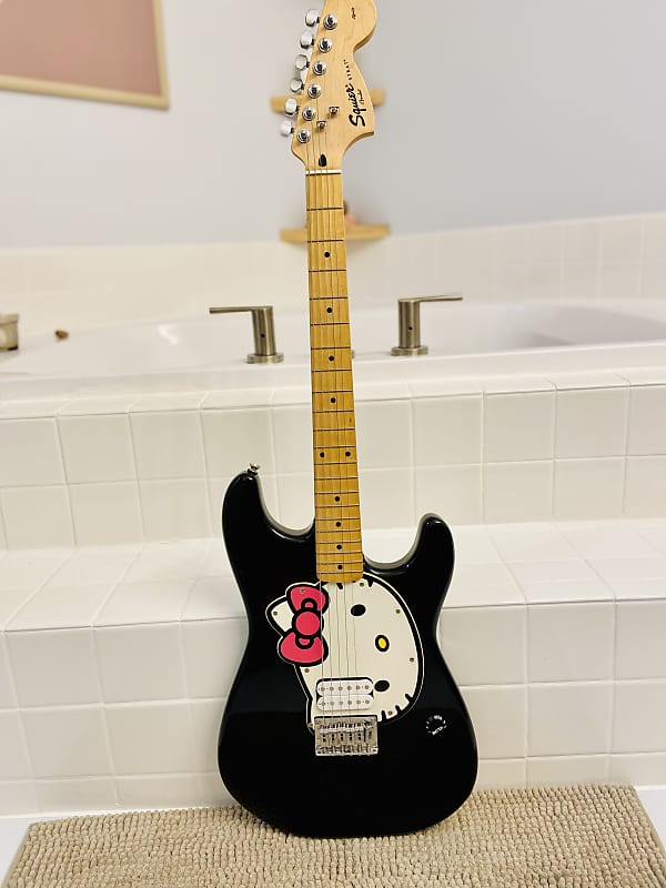 Squier Hello Kitty Stratocaster 2006 - 2009 - Black | Reverb