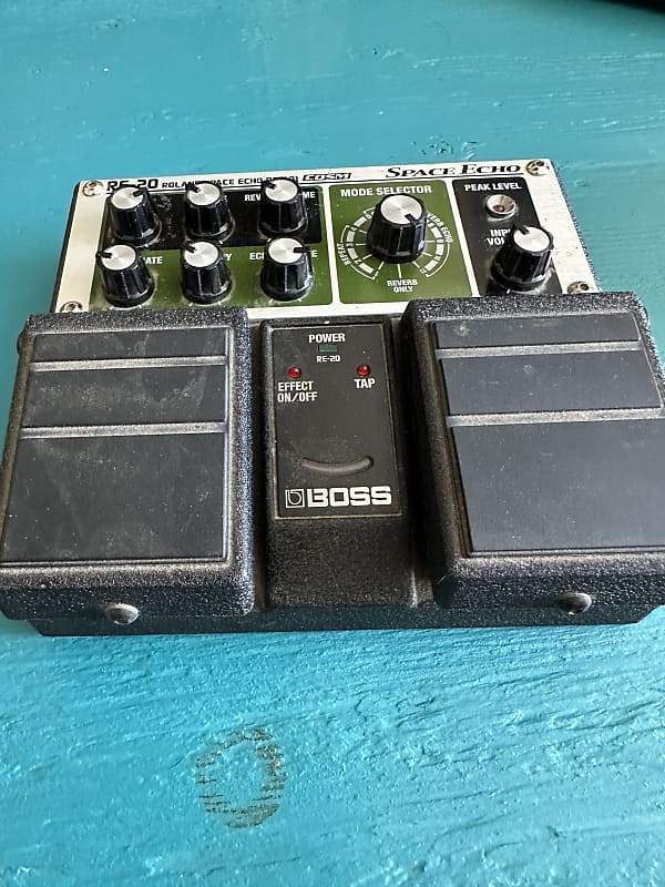 Boss RE-20 Space Echo