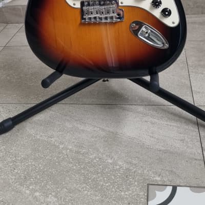 Fender Stratocaster Roland G-5 VG Electric Guitar (3-Colour Sunburst Black) With Bag image 2
