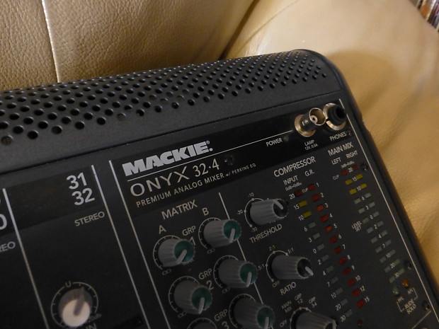 Mackie Onyx 32-4 W/Case | Reverb