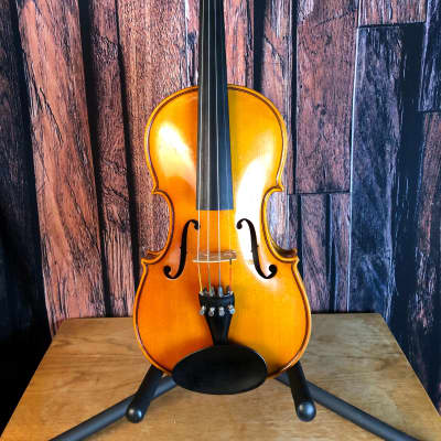 バイオリン　GEWA MITTENWALD KARWENDEL 4/4サイズ Gewa Mittenwald Karwendel 4/4 Size Violin with Case and Bow