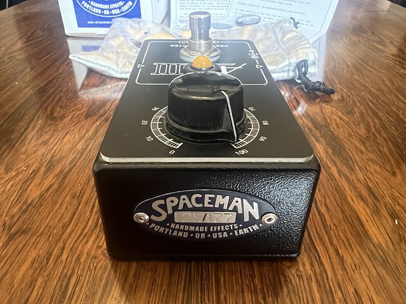 Spaceman Effects Atlas III Discrete Preamp Booster | Reverb UK