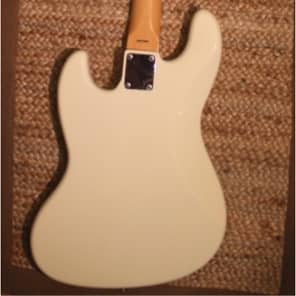 Fender Jazz Bass Fretless 1984-1987 Olympic White image 4