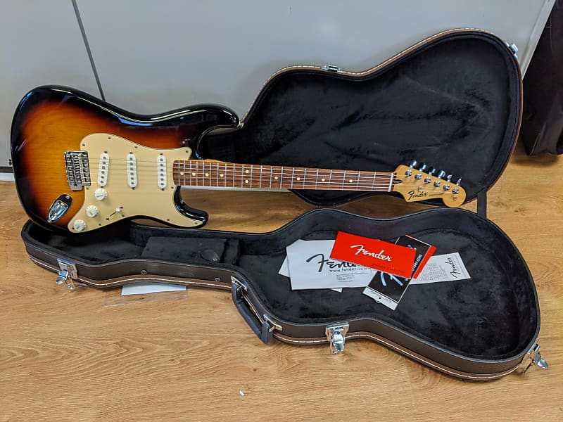 ギター Fender Mexico Stratocaster standard electric guitar.Fender Mexico Standard STRATOCASTER