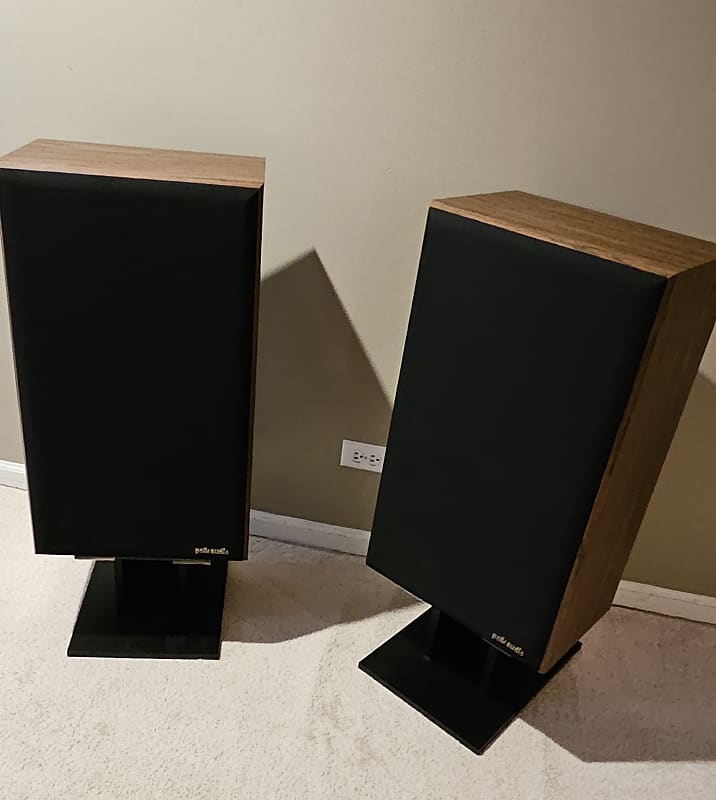 Polk Audio Monitor Series 10 Speakers with stands  			