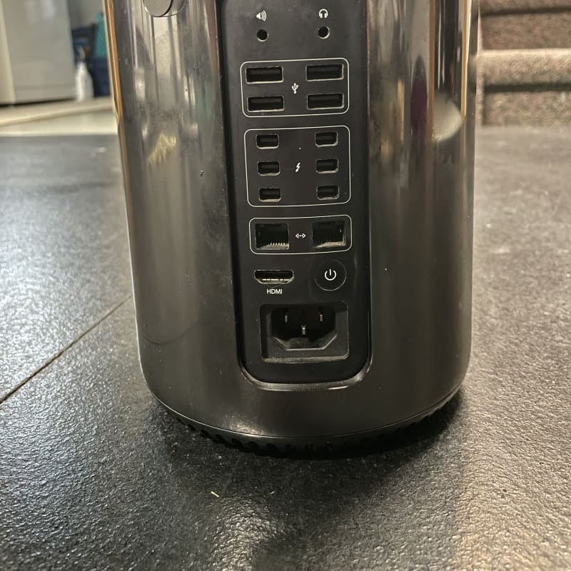 Apple Mac Pro 2013 - 12 Core CPU, 2TB SSD, 128GB RAM, D700 