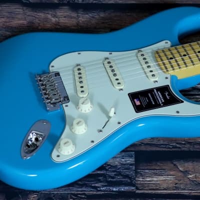 Fender American Professional II Stratocaster with Maple Fretboard, Hardshell Case & Case Candy-2020 - Present in Miami Blue image 6
