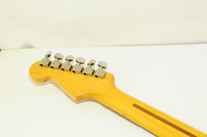 【中古】Fender Stratocaster ST-650 SPL s-l400.jpg
