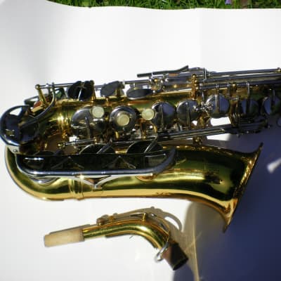 Conn 20M alto saxophone image 3