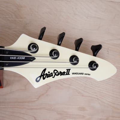 Aria Pro II Vanguard Series VAB-430M MIJ 1990 White Made in