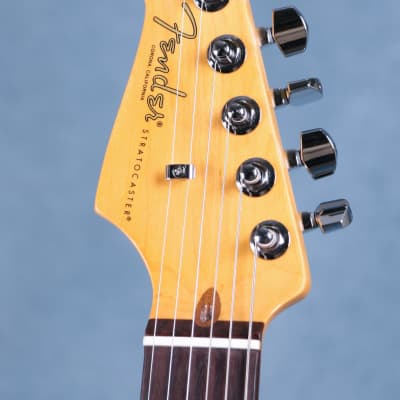 Fender American Professional II Stratocaster Left Handed Rosewood Fingerboard - 3-Color Sunburst - US210058683 - 3-Color Sunburst image 5