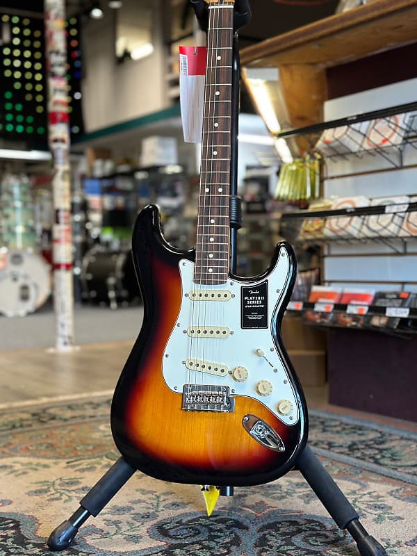 Fender Player II Stratocaster, Rosewood Fretboard, 3 Tone