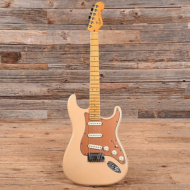 Fender American Deluxe Stratocaster V-Neck 2004 - 2010 | Reverb Canada
