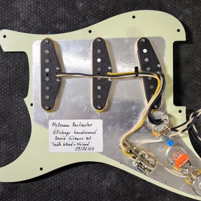 MyDream Stratocaster Custom Built - Relic Pink over Black Gilmour image 11