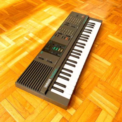 Yamaha VSS-100 (Japan, 1987) - Voice Sampling Sampler Keyboard with power supply! Big brother to the VSS-30!