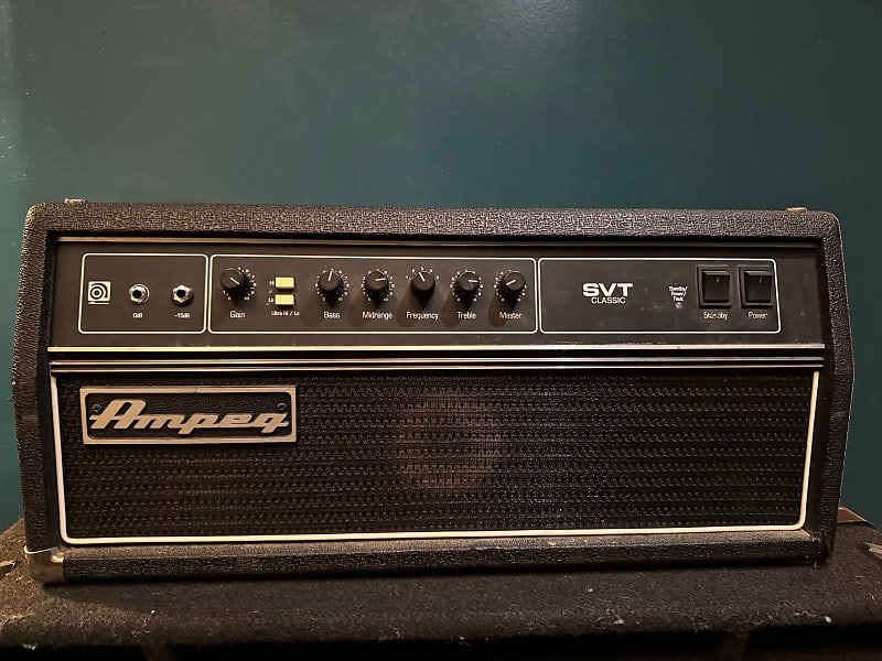 Ampeg SVT-CL Classic Series 300-Watt Tube Bass Amp Head 2000